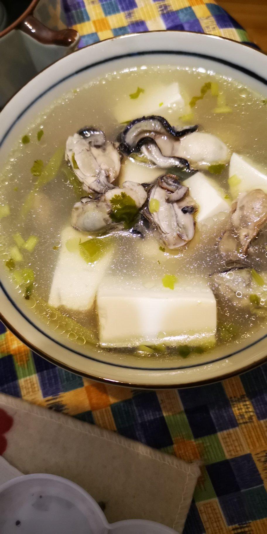 海蛎子豆腐汤
