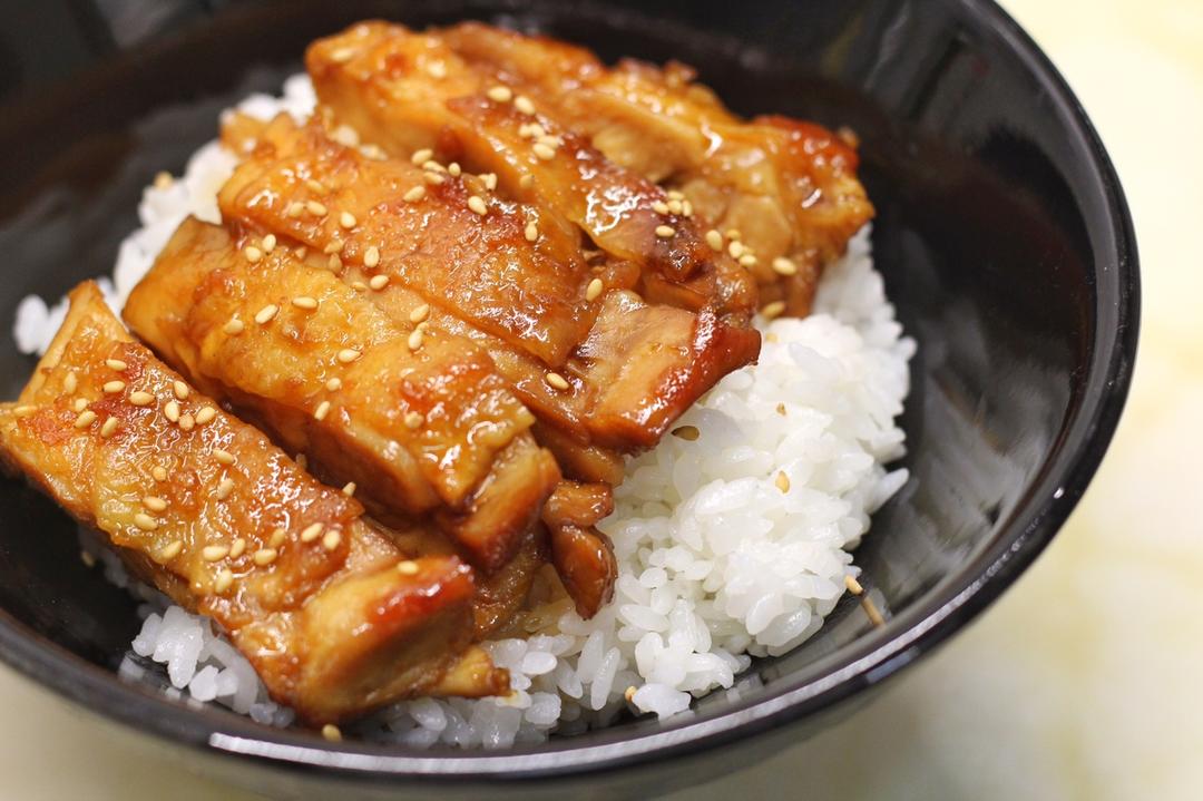 照烧鸡腿饭