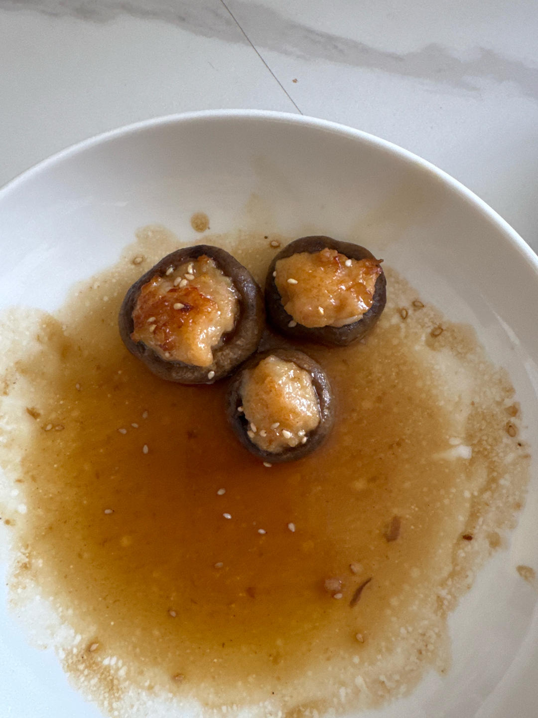 一口爆汁的虾滑酿口蘑