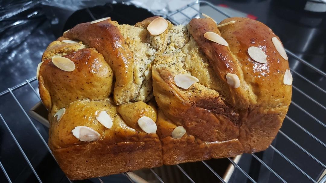 红茶香橙奶酥面包