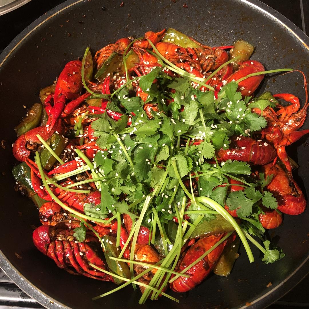不放火锅底料的麻辣十三香小龙虾（附洗虾去虾线剥虾视频）