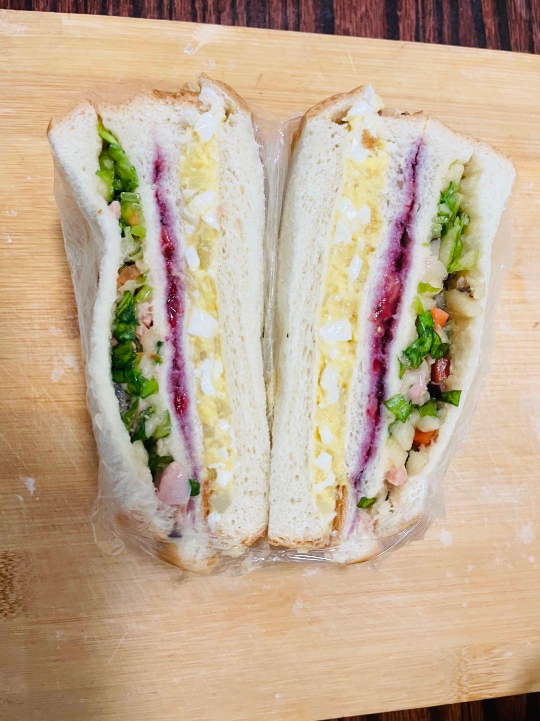 超火的韩国人气idol三明治