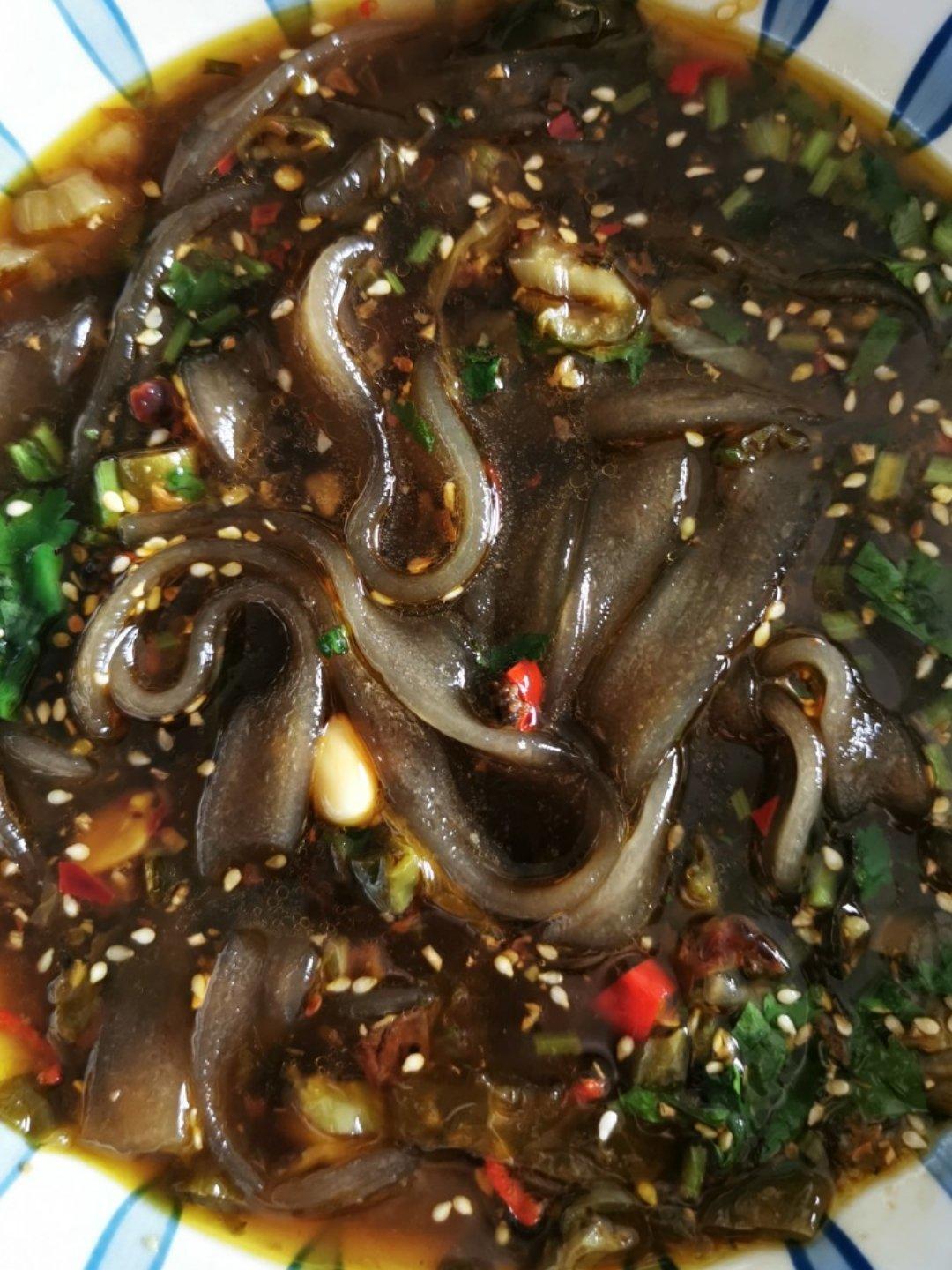 麻酱流汁宽粉