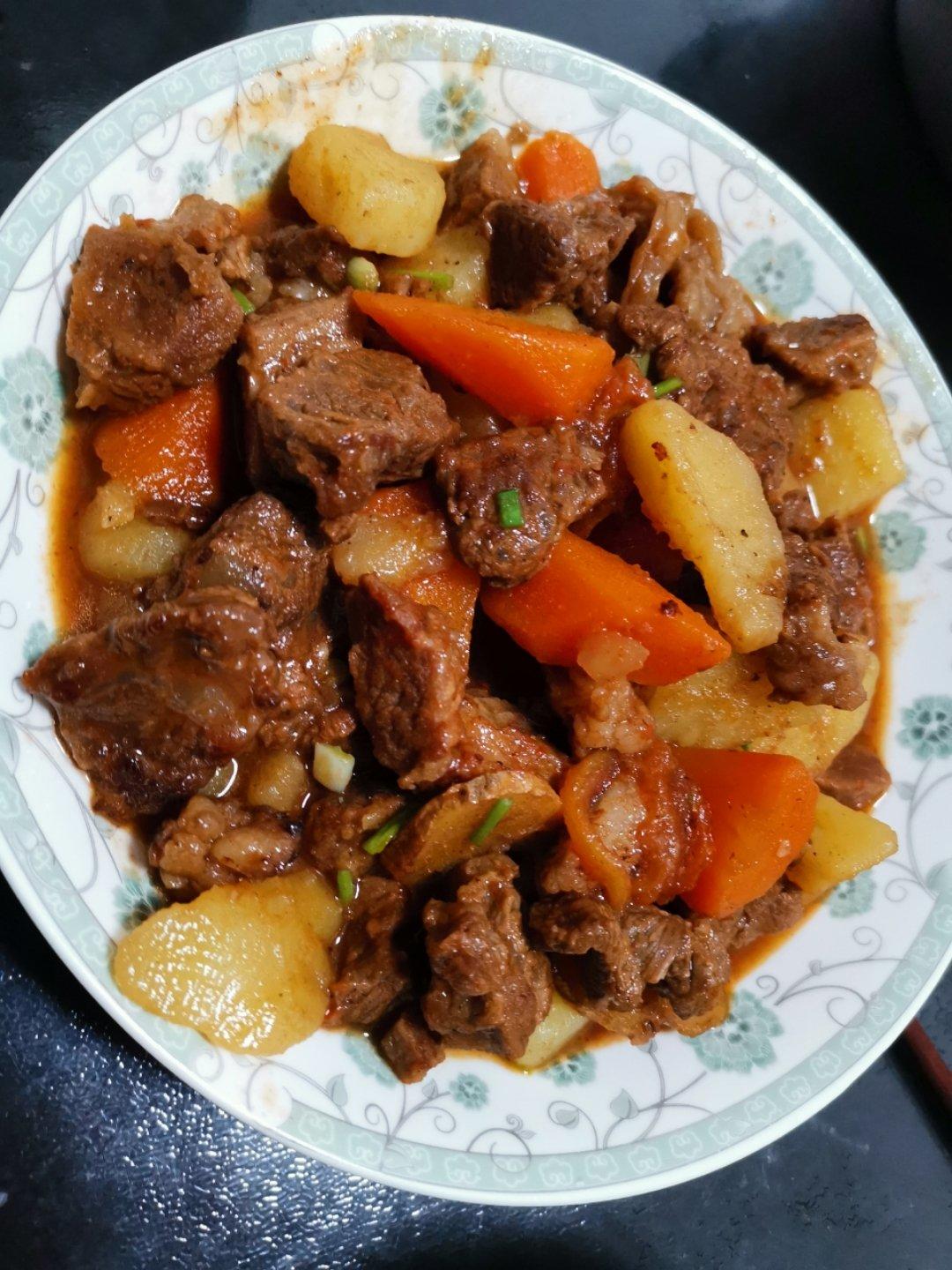 牛肉炖土豆