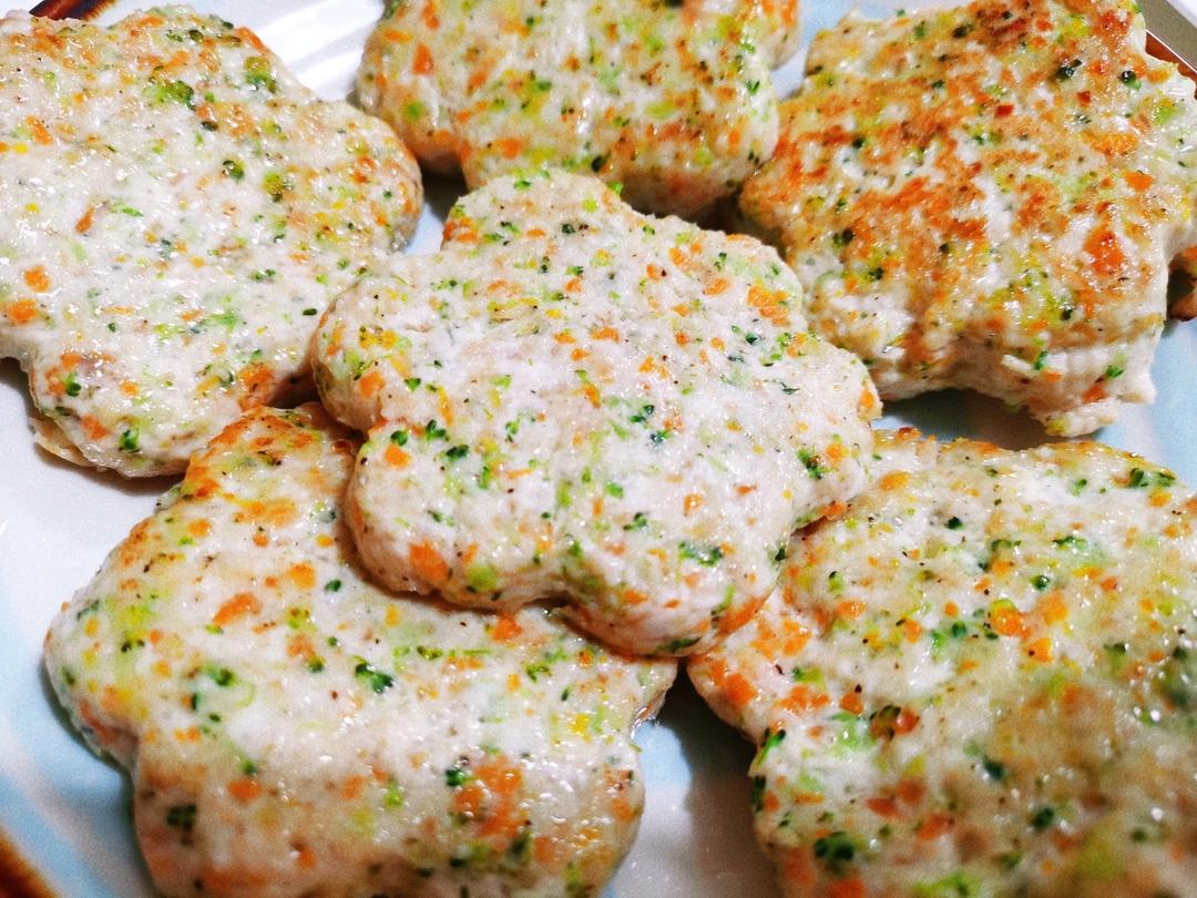 减肥、健身人士吃了狂点赞的蔬菜鸡胸肉饼