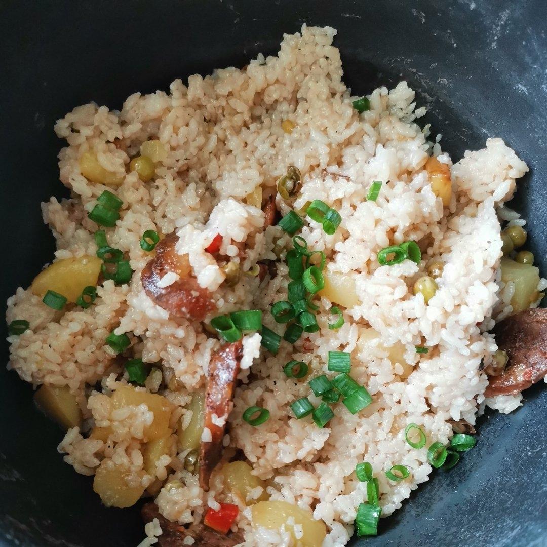 懒人必备～电饭煲腊肠焖饭