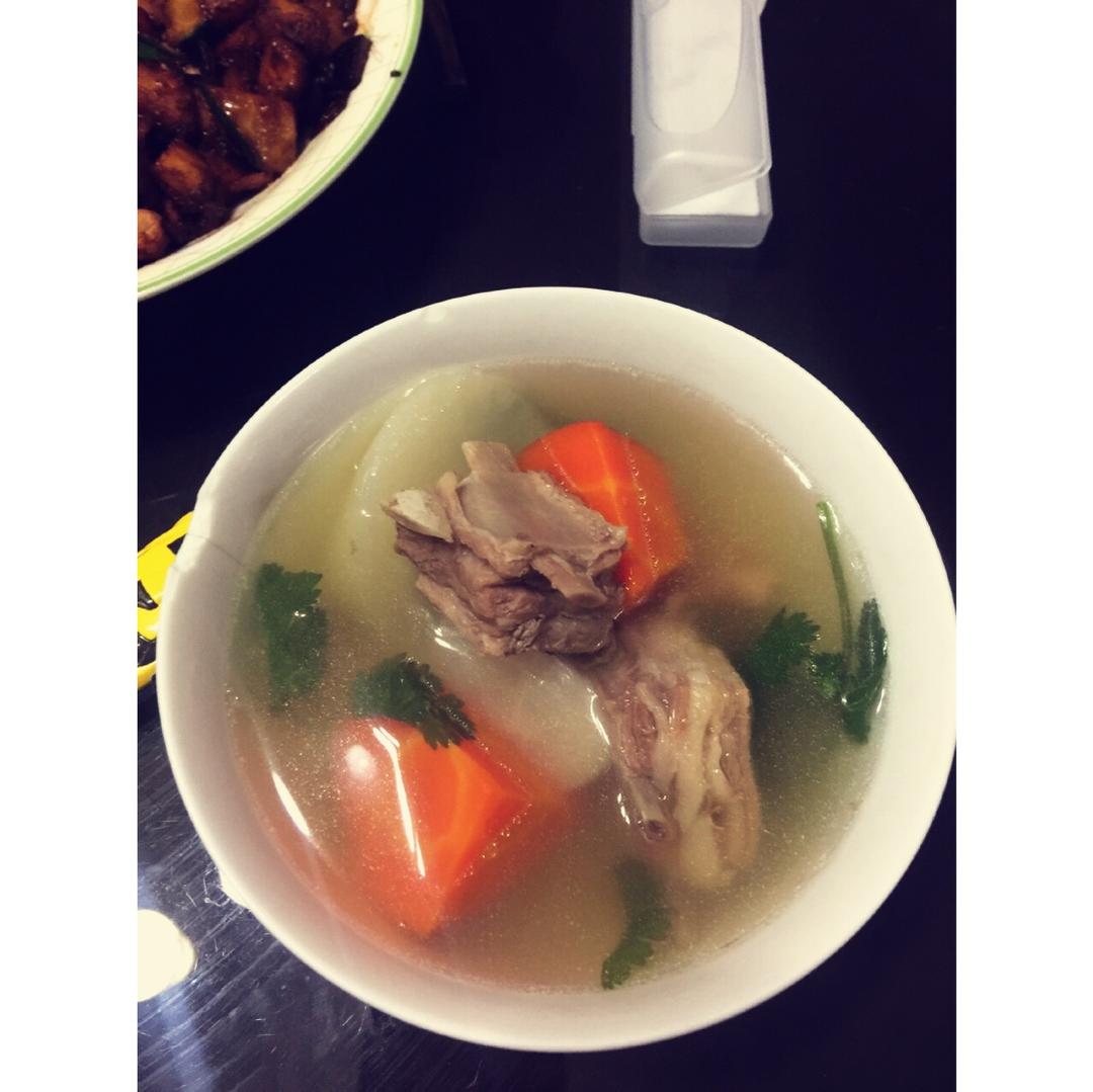 清炖羊肉汤