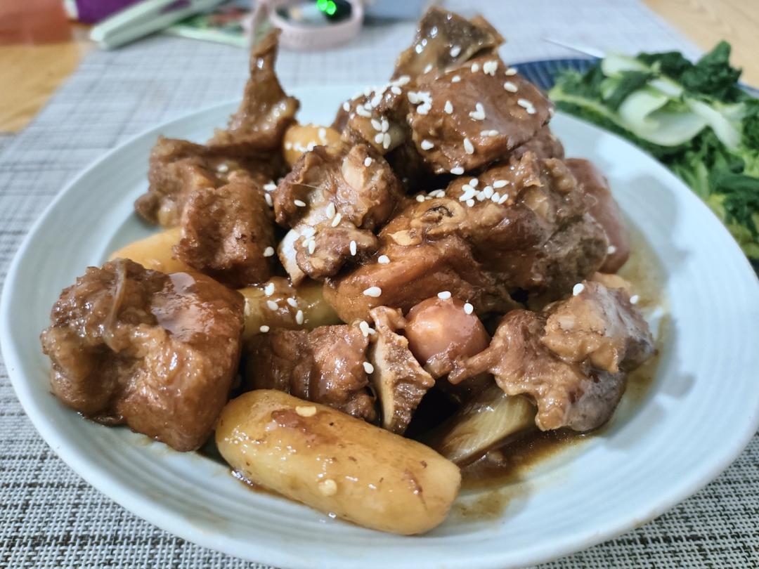 堂妈小厨——排骨烧年糕