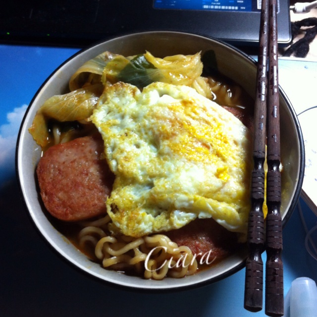 港式餐蛋面