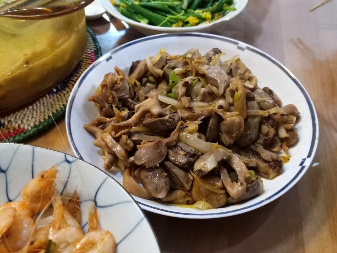 爆炒鸡胗