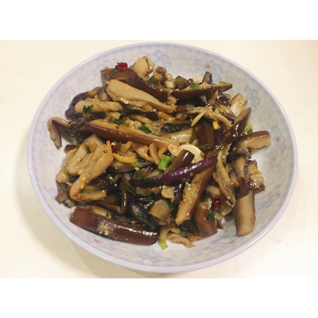 清爽少油又入味的家常炒茄子