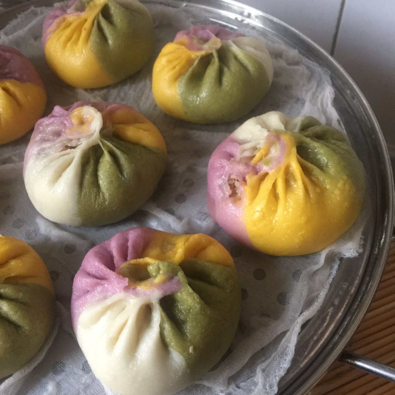 encorelala做的彩虹包子