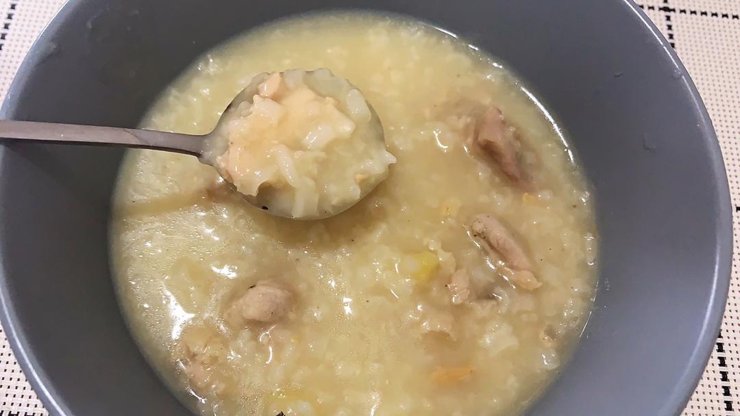 暖胃鸡肉淡菜糙米粥