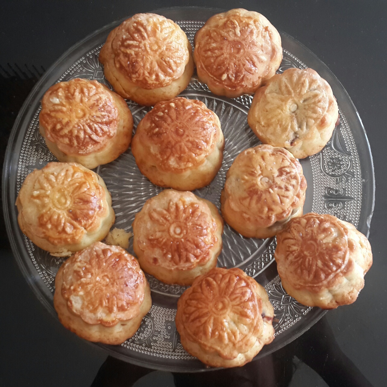 红莲蓉奶油皮月饼