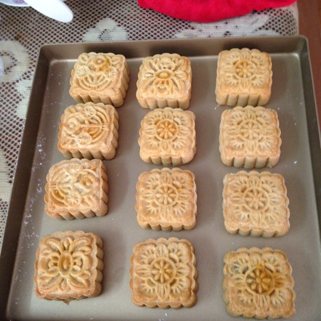 广式月饼—蛋黄莲蓉月饼