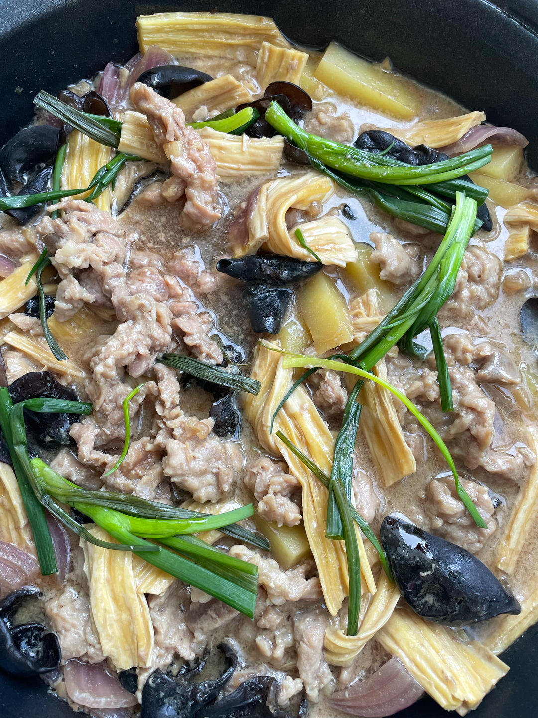 腐竹牛肉煲