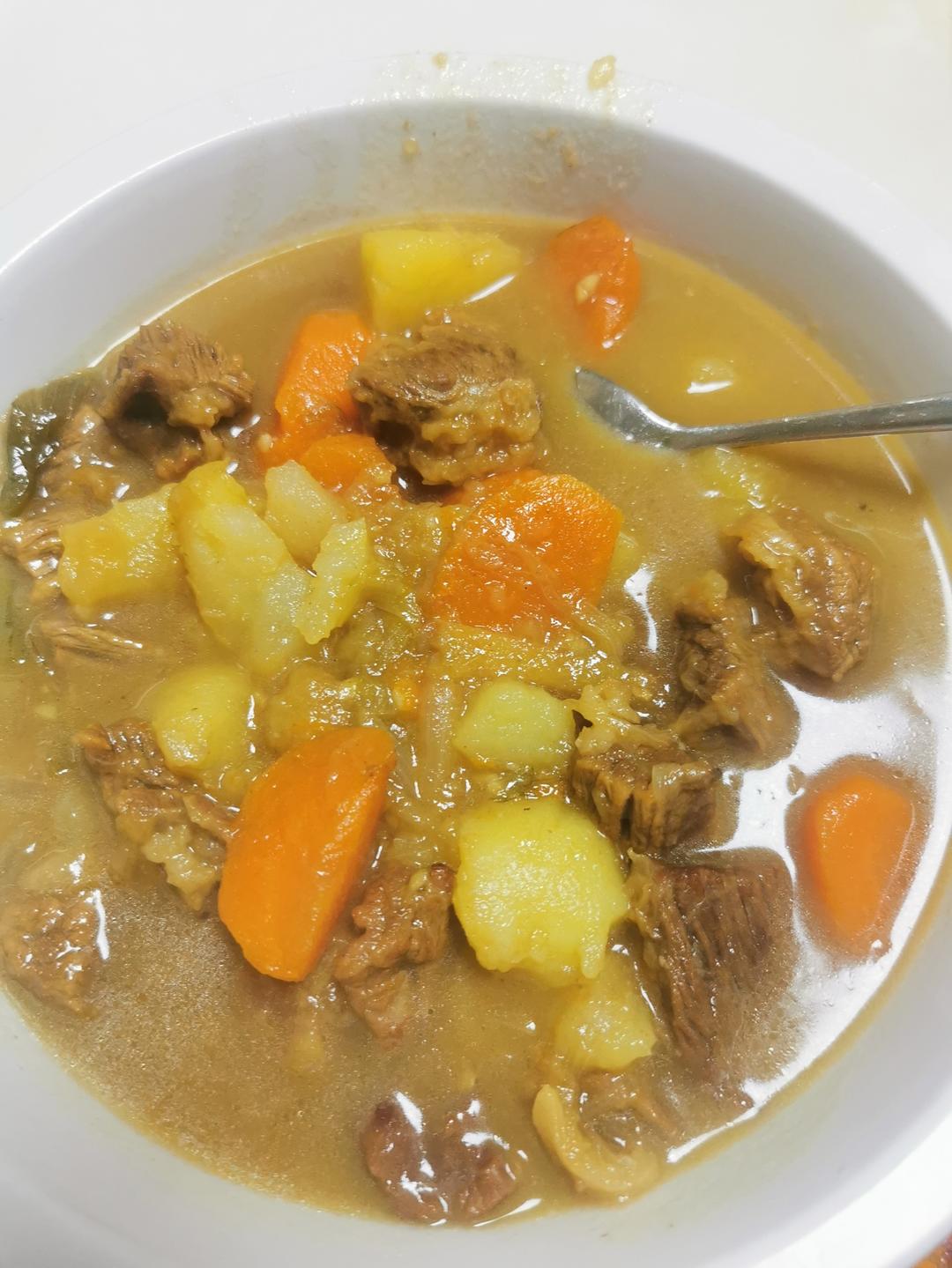 番茄土豆炖牛腩
