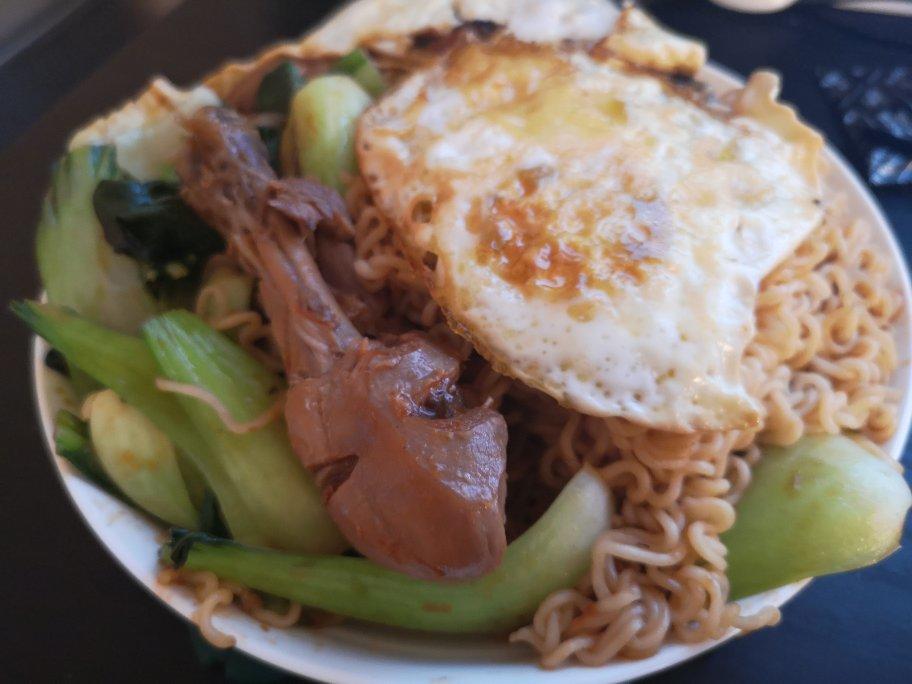 路边摊风味炒方便面