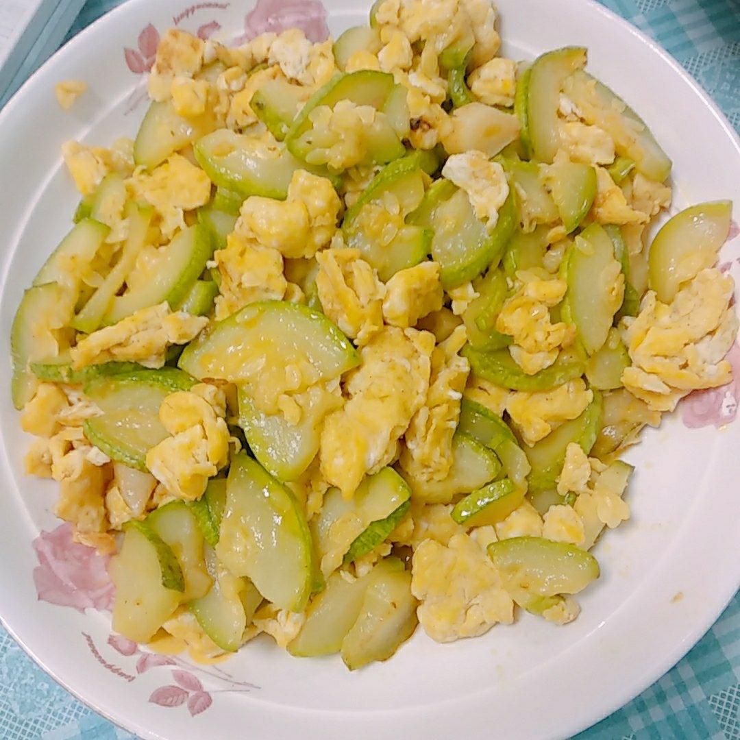 西葫芦炒鸡蛋