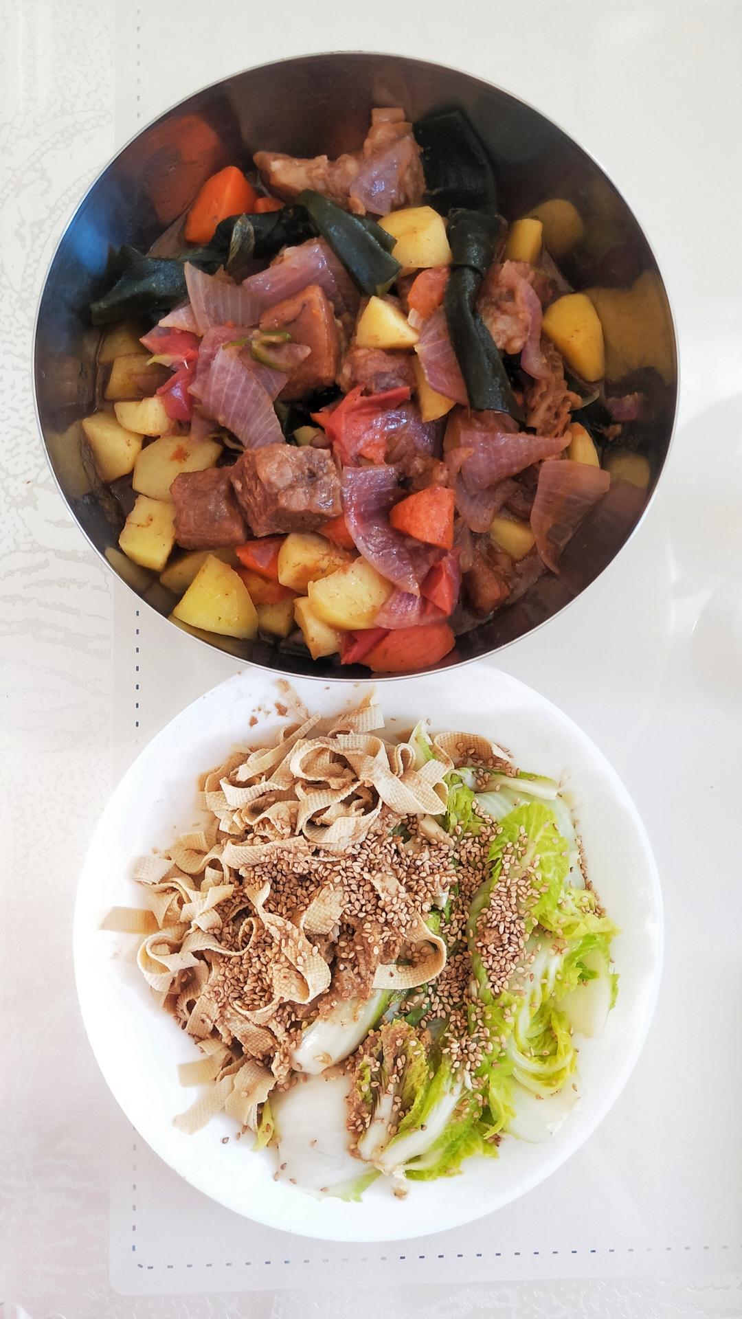 红萝卜土豆炖牛肉