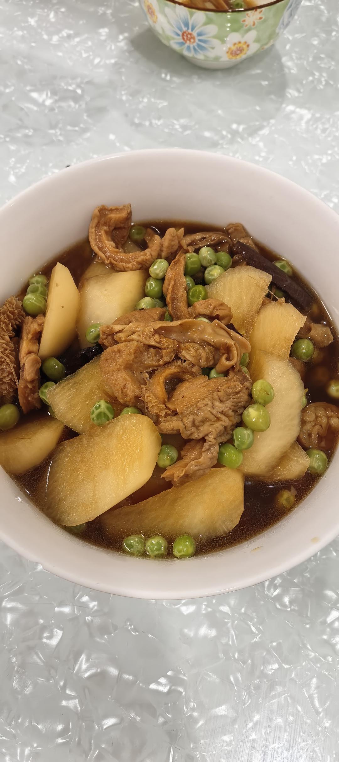 萝卜炖牛杂