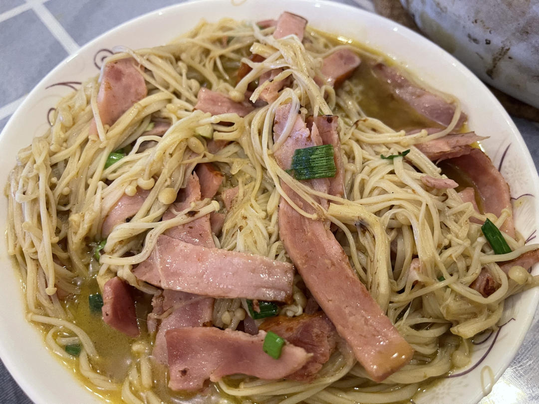 培根炒金针菇