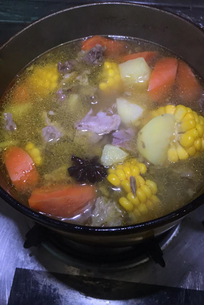 清汤牛肉养生汤锅