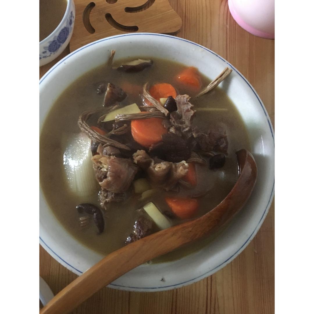 鸭肉茶树菇汤