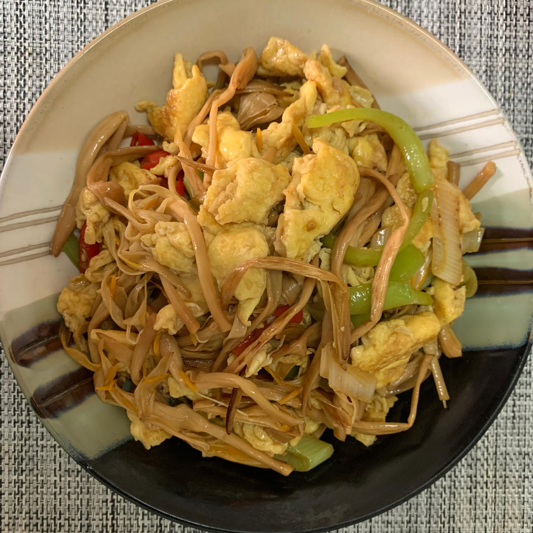 黄花菜炒鸡蛋（超香）