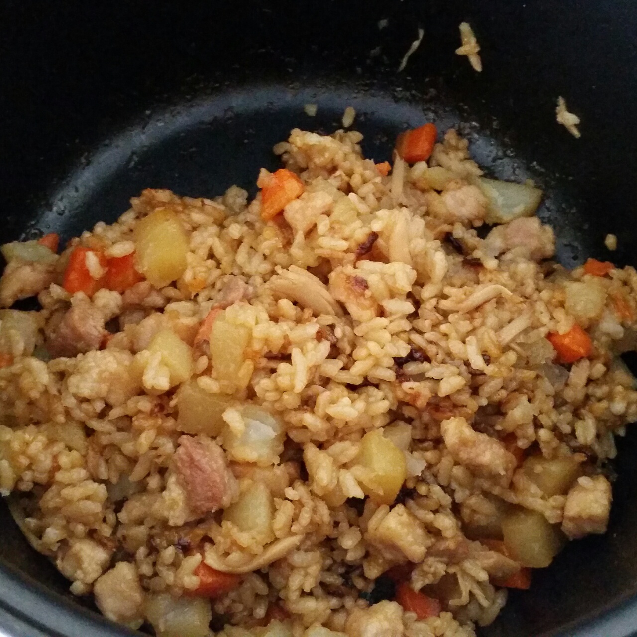 土豆焖饭