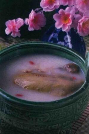 葫芦巴炖乳鸽(温肾阳、祛寒湿、滋阴补气)