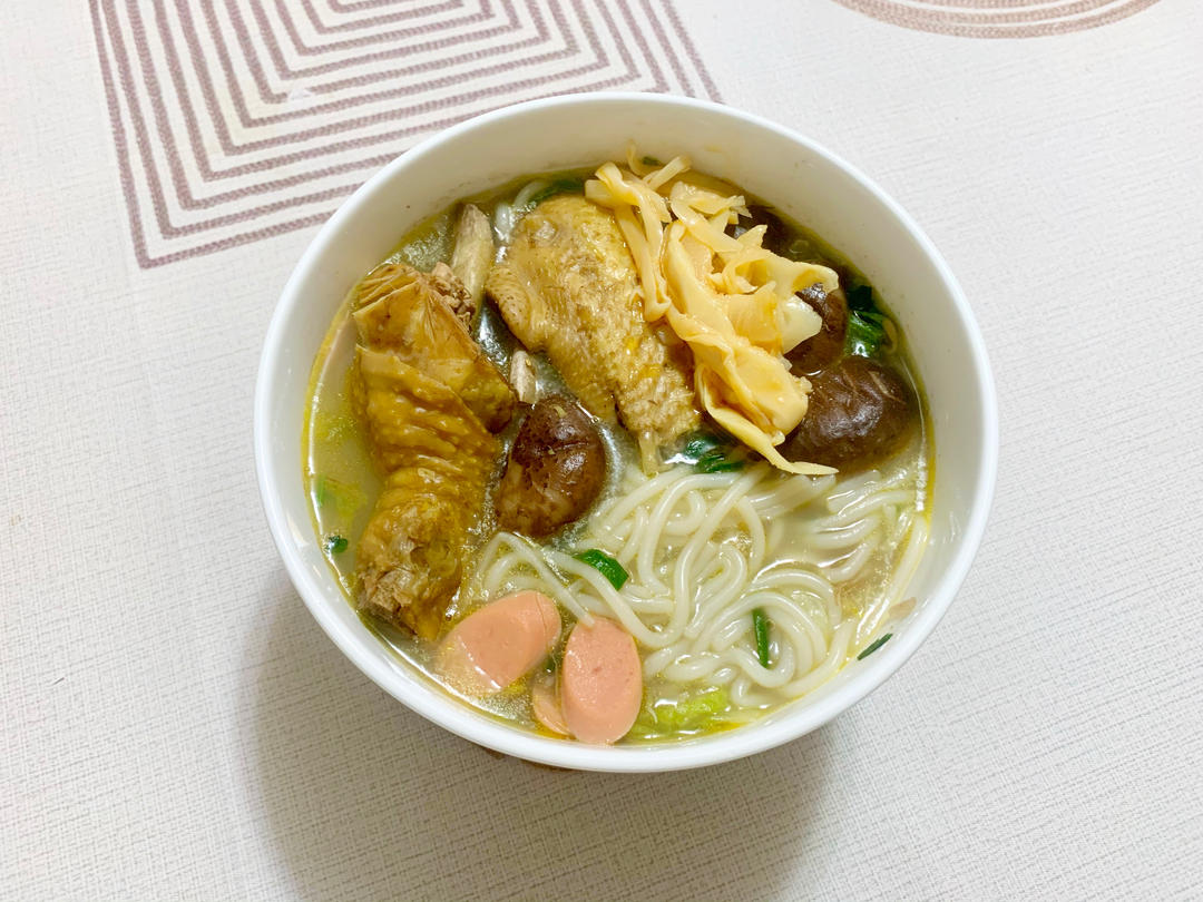 老昆明传统做法过桥米线（山猫野菜家传菜谱）