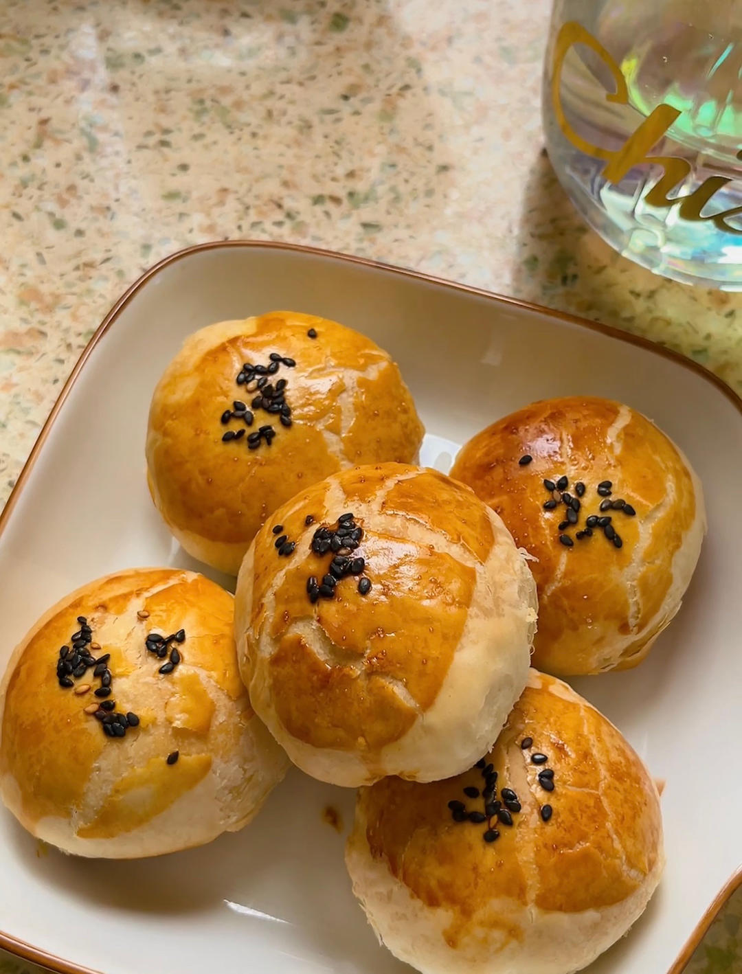 泳式鲜肉榨菜月饼