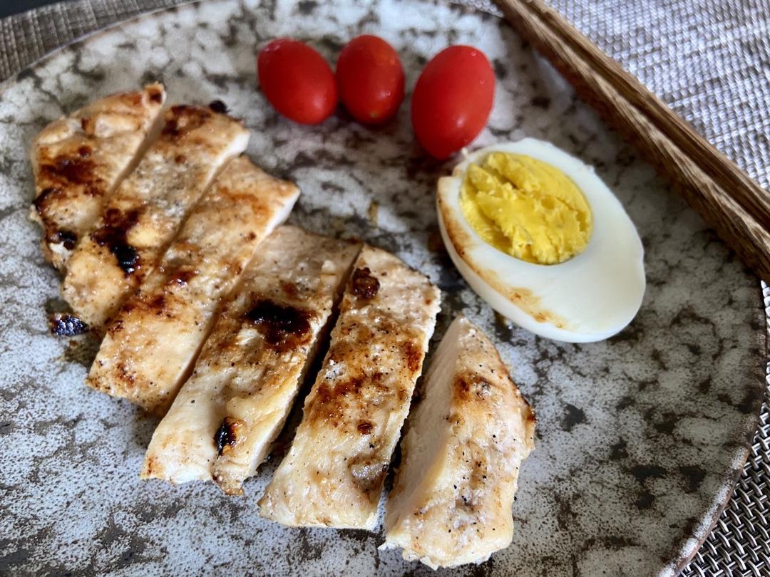 酷炫屌炸天好吃的煎鸡胸肉（香蒜蜂蜜煎鸡胸肉）