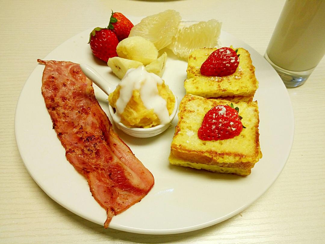 草莓法式吐司