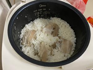 其貌不扬·惊为天人の销魂
<老妈子独食难肥咸肉饭>的做法 步骤3