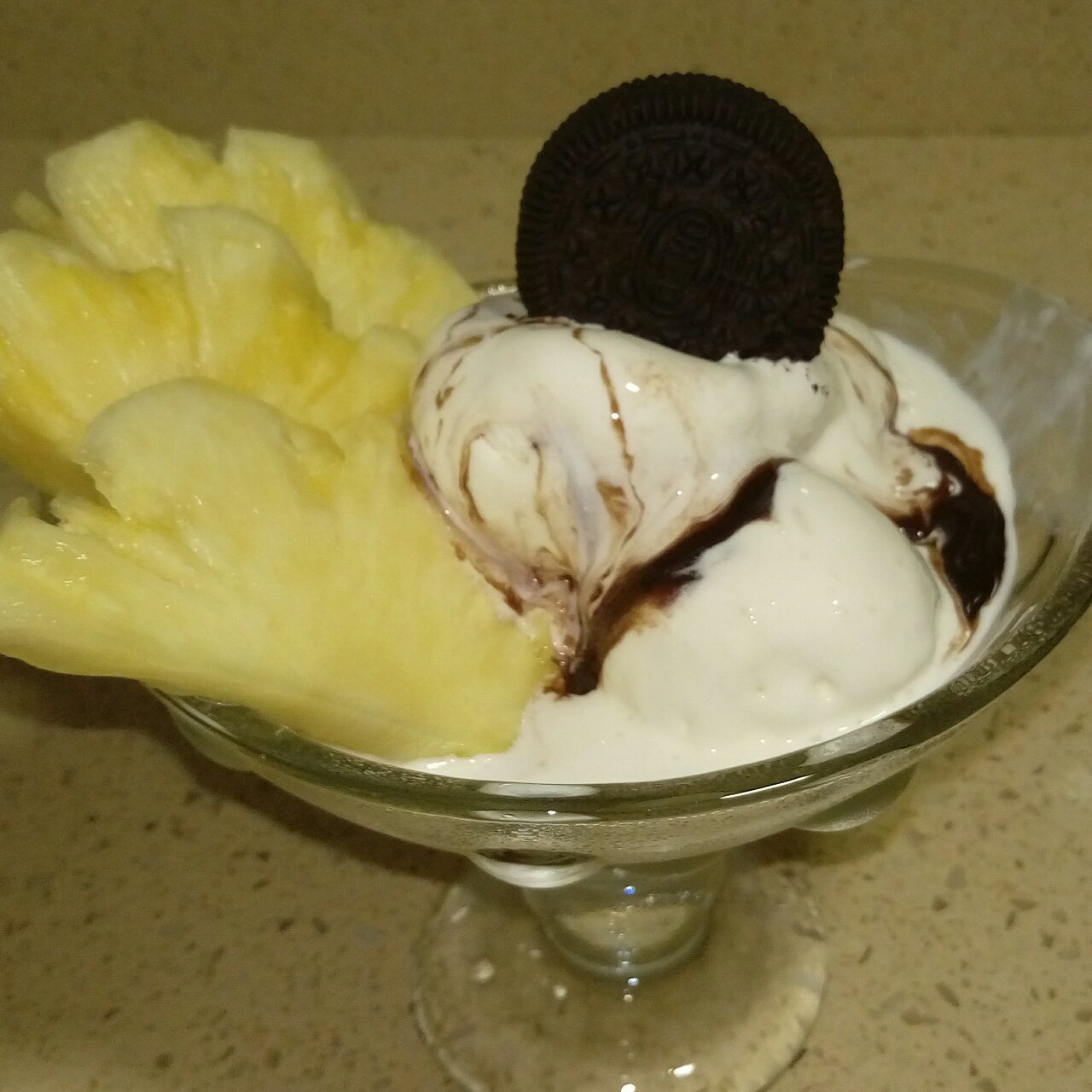 午后酸奶水果冰激凌