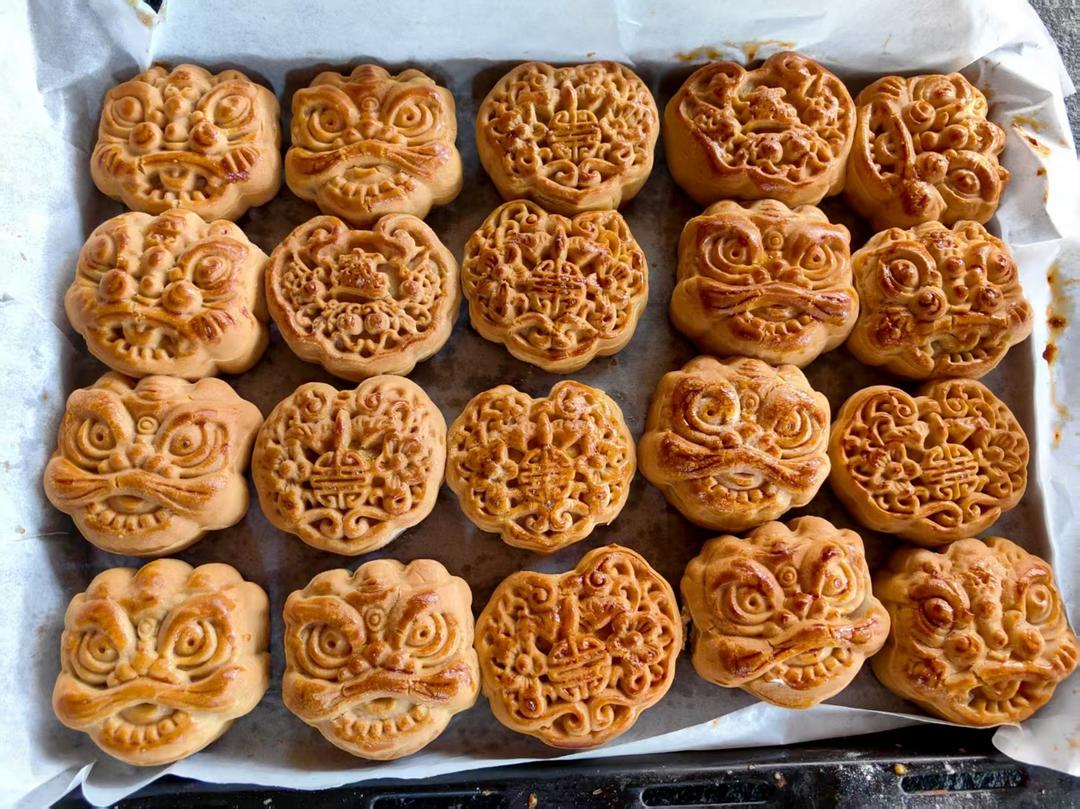 广式月饼—蛋黄莲蓉月饼