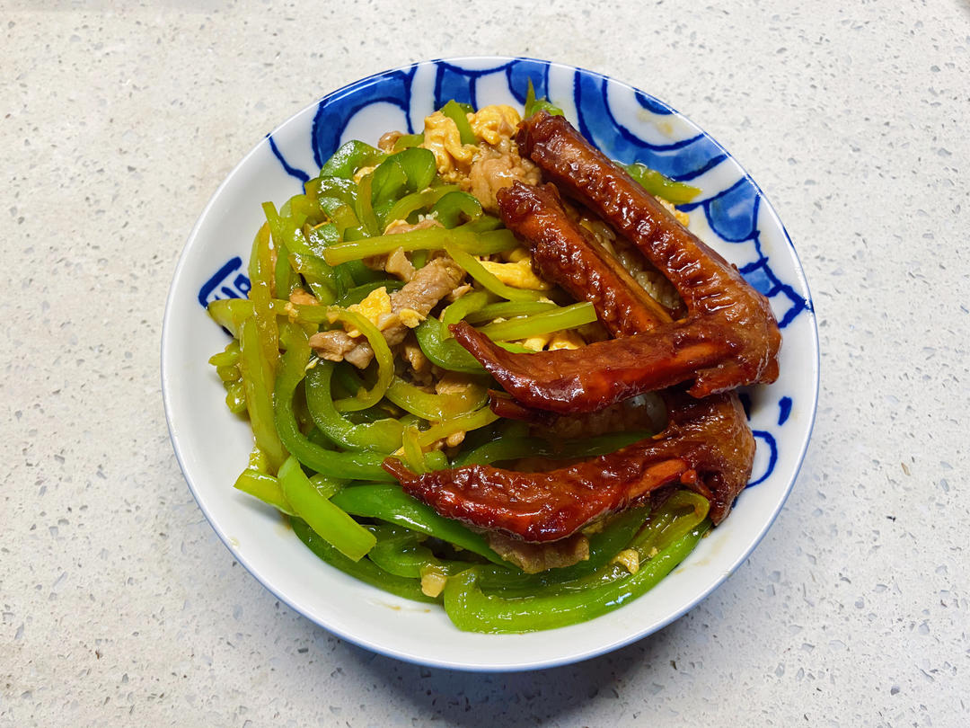 ‼️好吃到舔盘的青椒肉丝盖浇饭