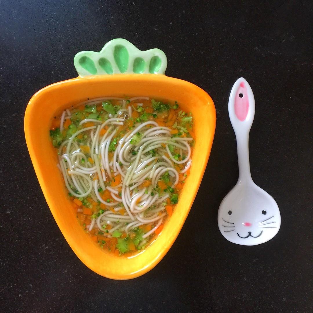 西兰花胡萝卜蔬菜宝宝面