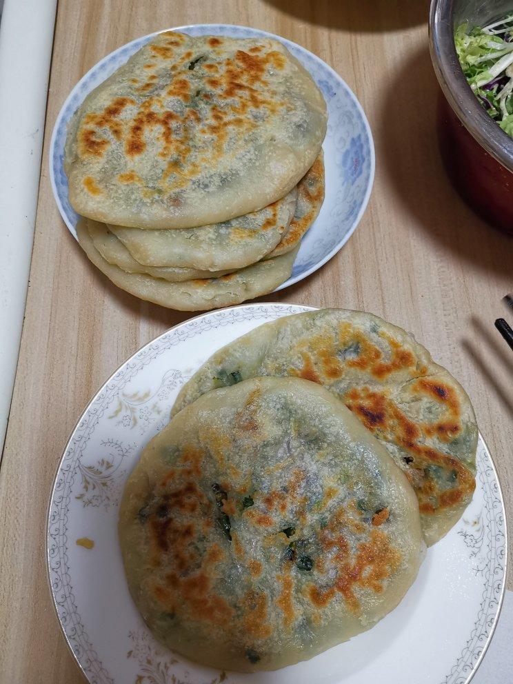 万能饼皮韭菜鸡蛋馅饼，满满的馅大大咬一口