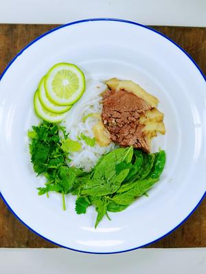 越南牛肉米线·附牛肉汤底熬法的做法 步骤13