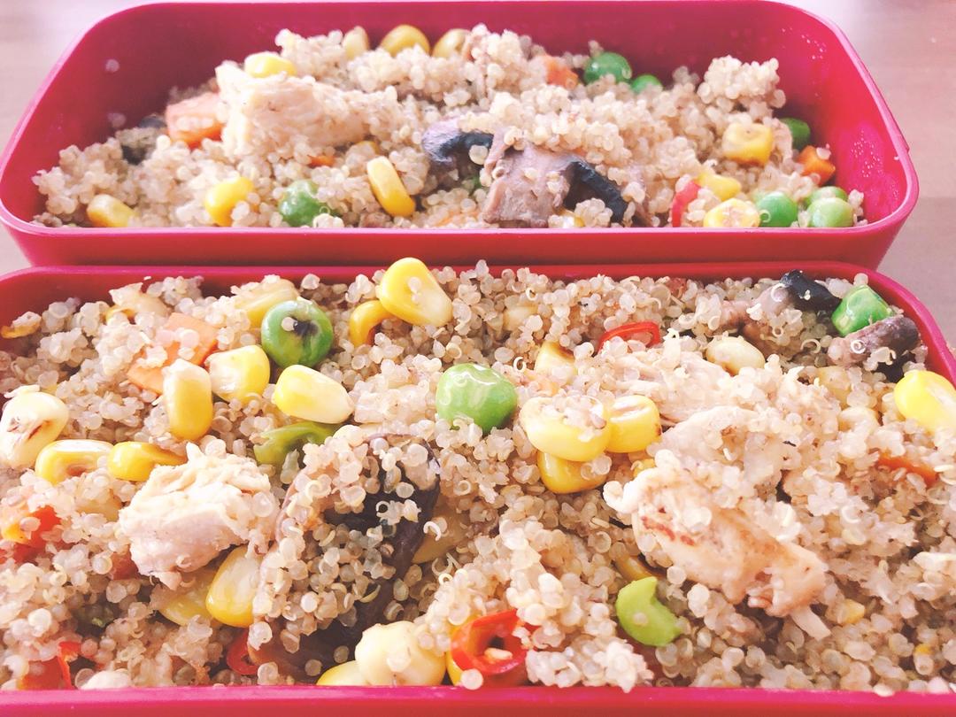 吃出人鱼线的藜麦鲜虾炒饭