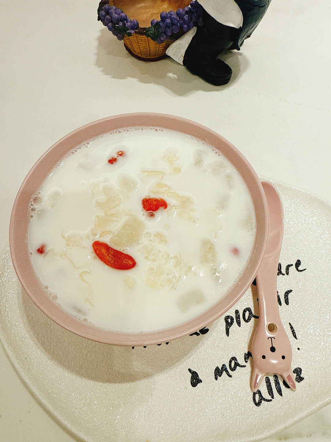 无糖牛奶银耳雪梨𡙡（美善品版）的做法