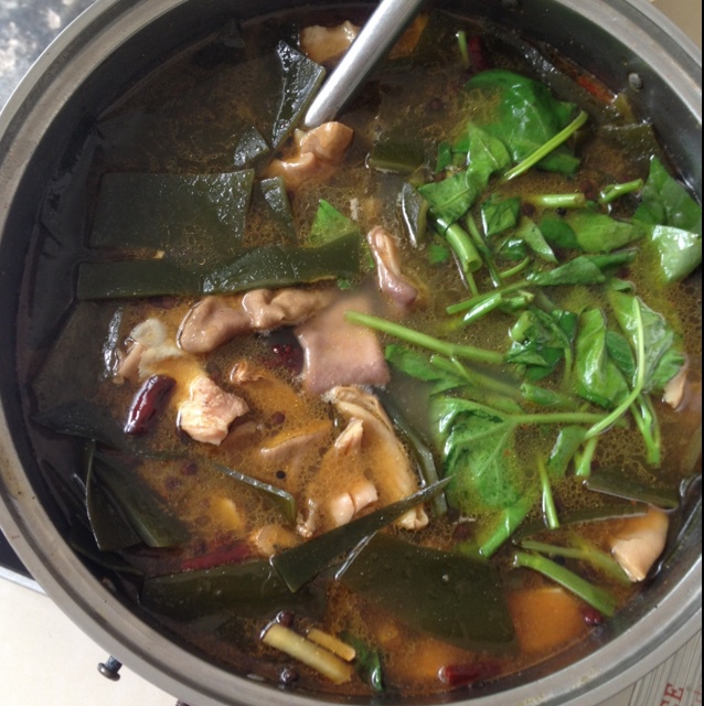 猪肚煲鸡