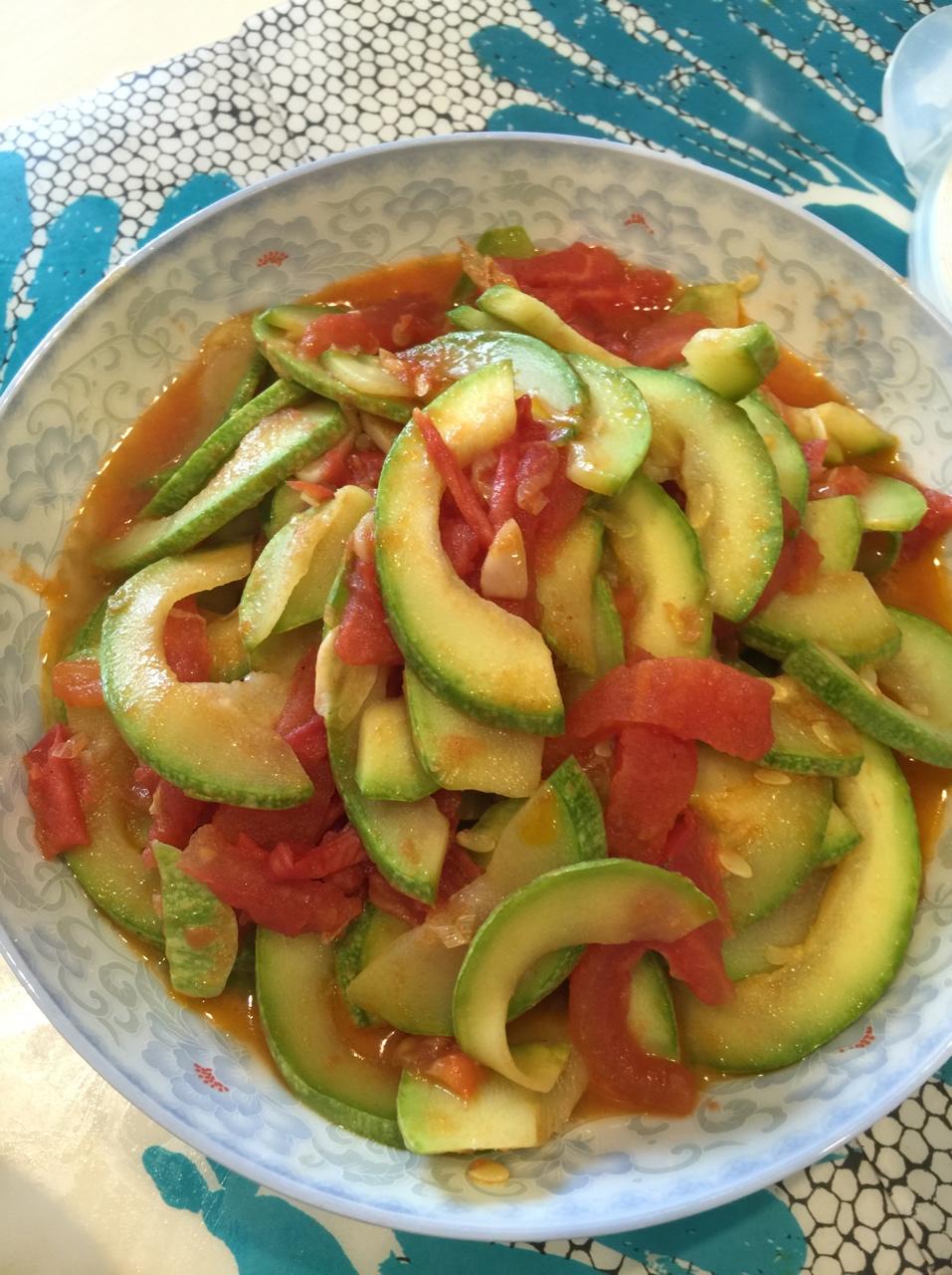 西红柿炒西葫芦