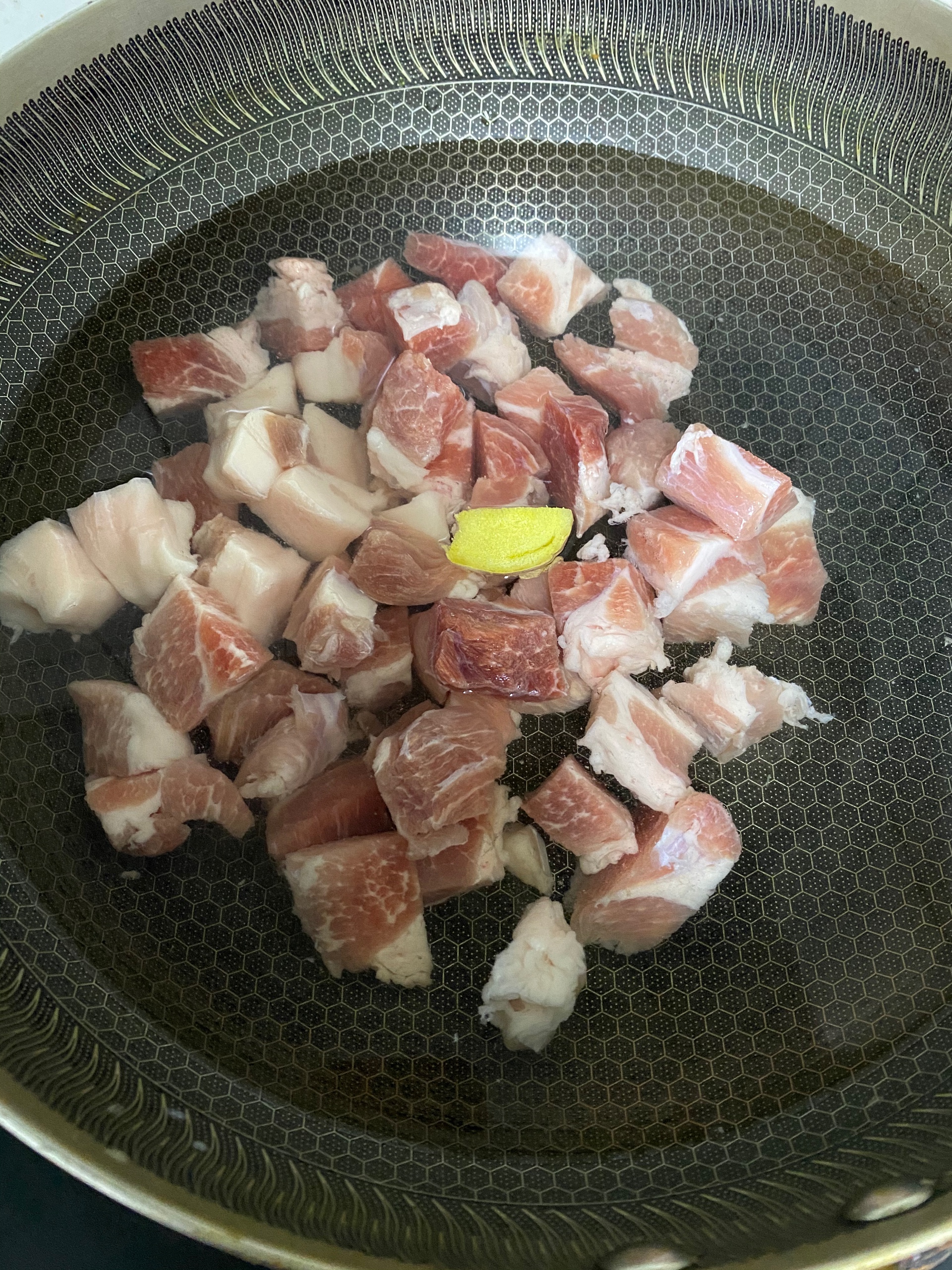 红烧肉焖蛋的做法 步骤2