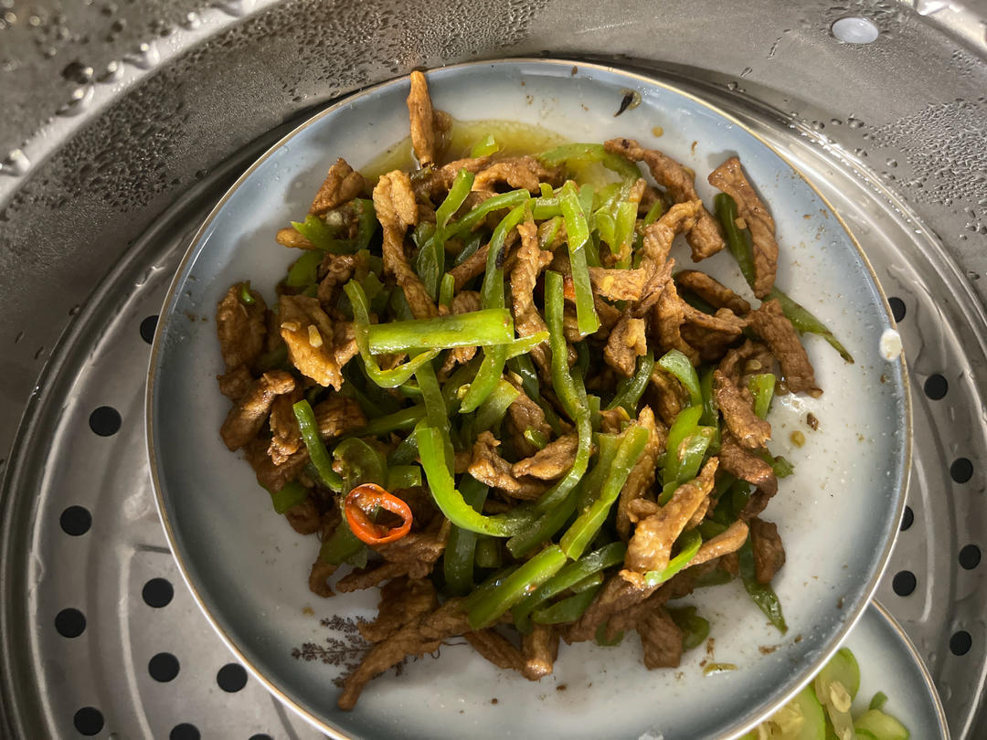 巨下饭的尖椒肉丝好吃得一碗接一碗