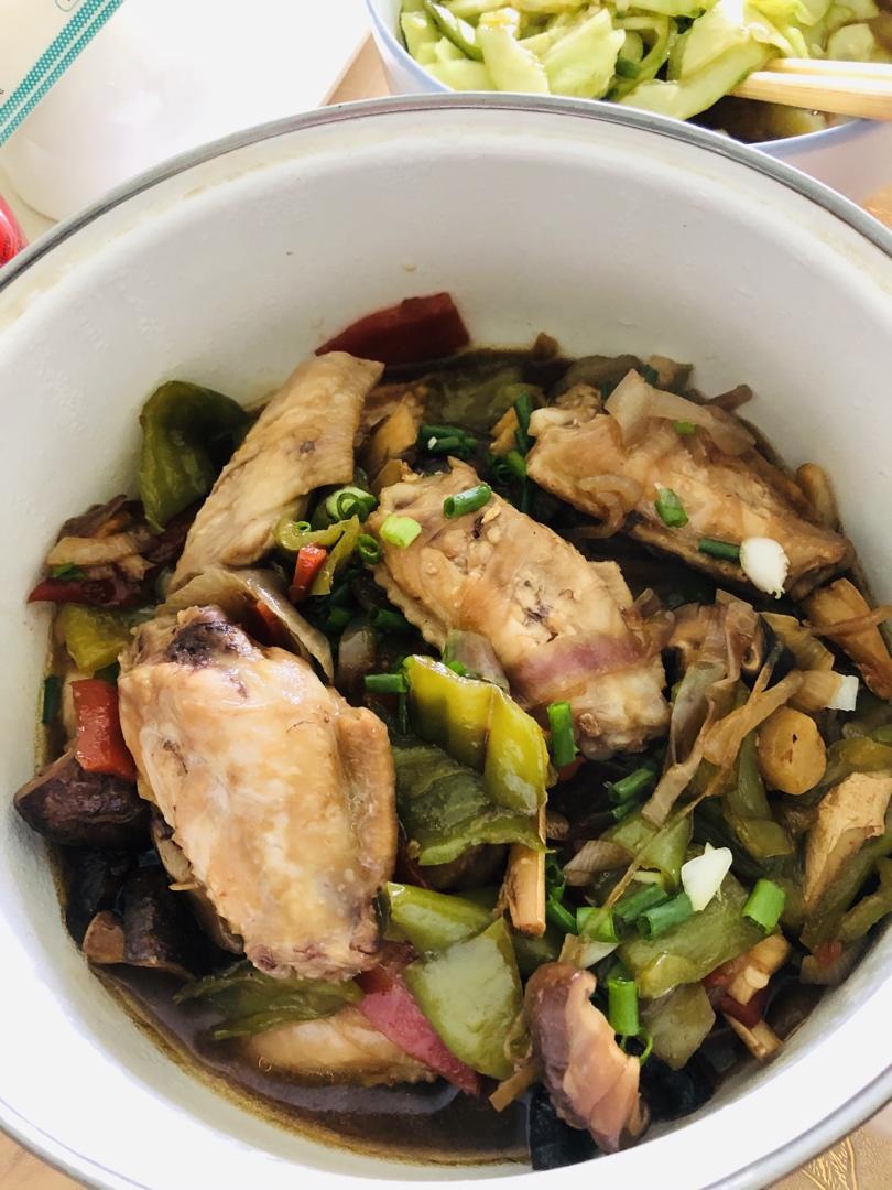 家常版三汁鸡翅焖锅