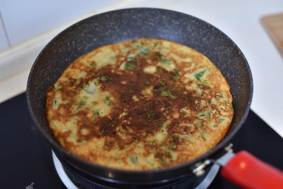 芹菜叶鸡蛋饼